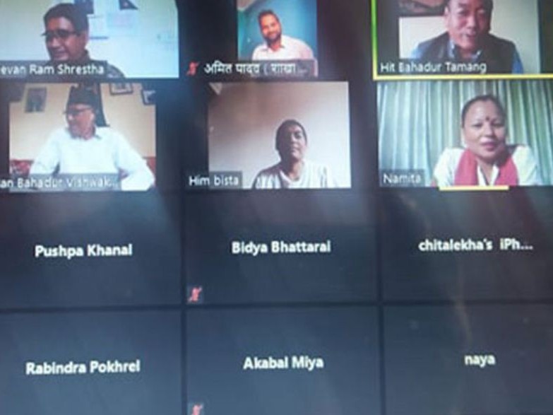 ‘युवाहरु चर्चित हुने नाममा बिना अध्ययन बोल्छन्’ 